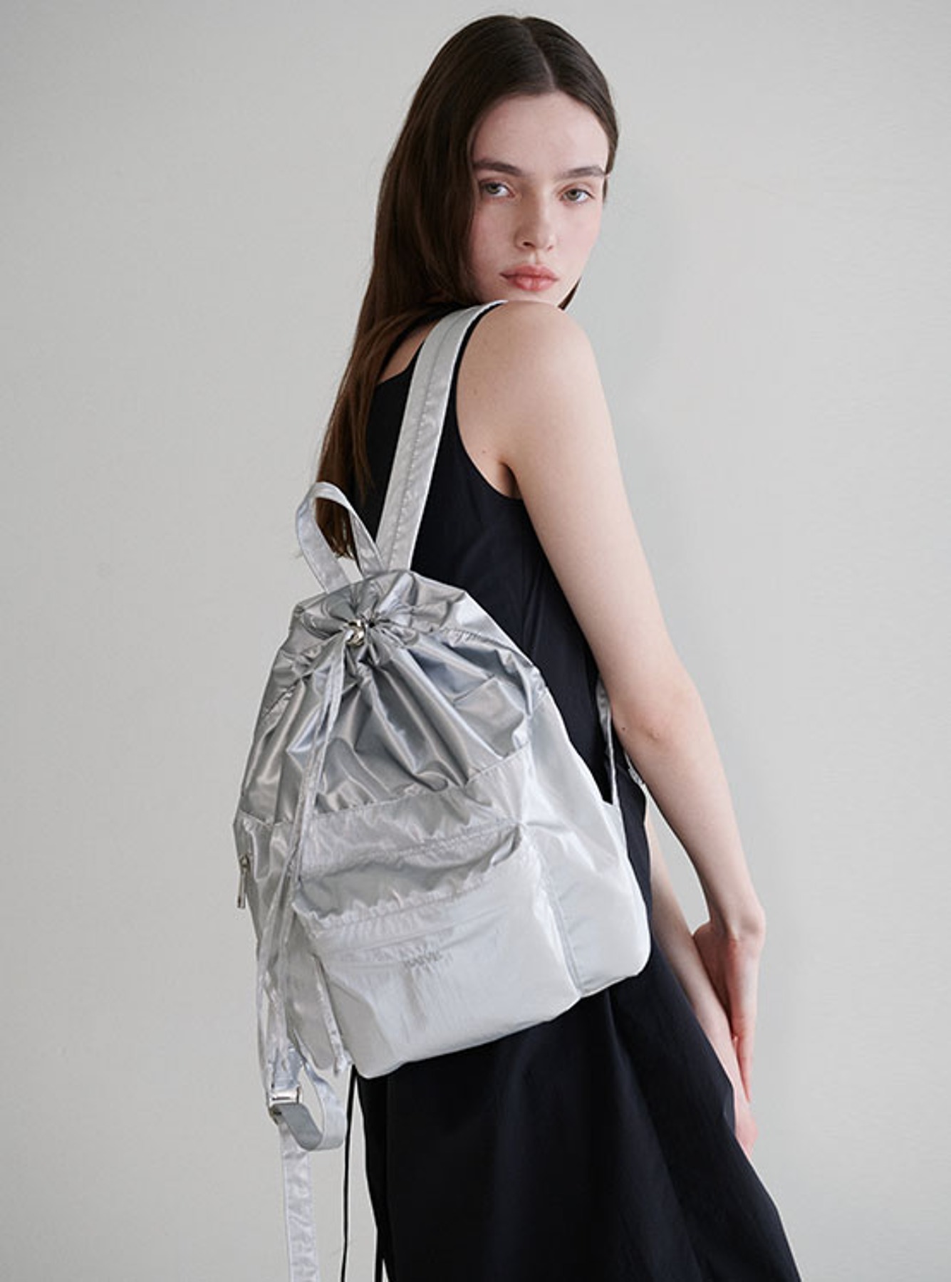 [5/22 예약배송] Irina Backpack Small in Silver UB4SC020-15